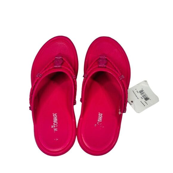 Minnetonka Raspberry Silverthorne Prism Sandals - Size 6 - Picture 7 of 15